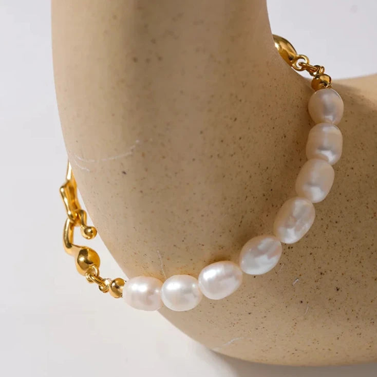 Stainless Steel Bracelet with Baroque Pearls (Agua Doce Pearl)