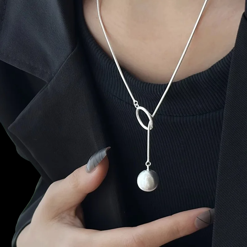 Colar Feminino Snake com Esfera Fosca